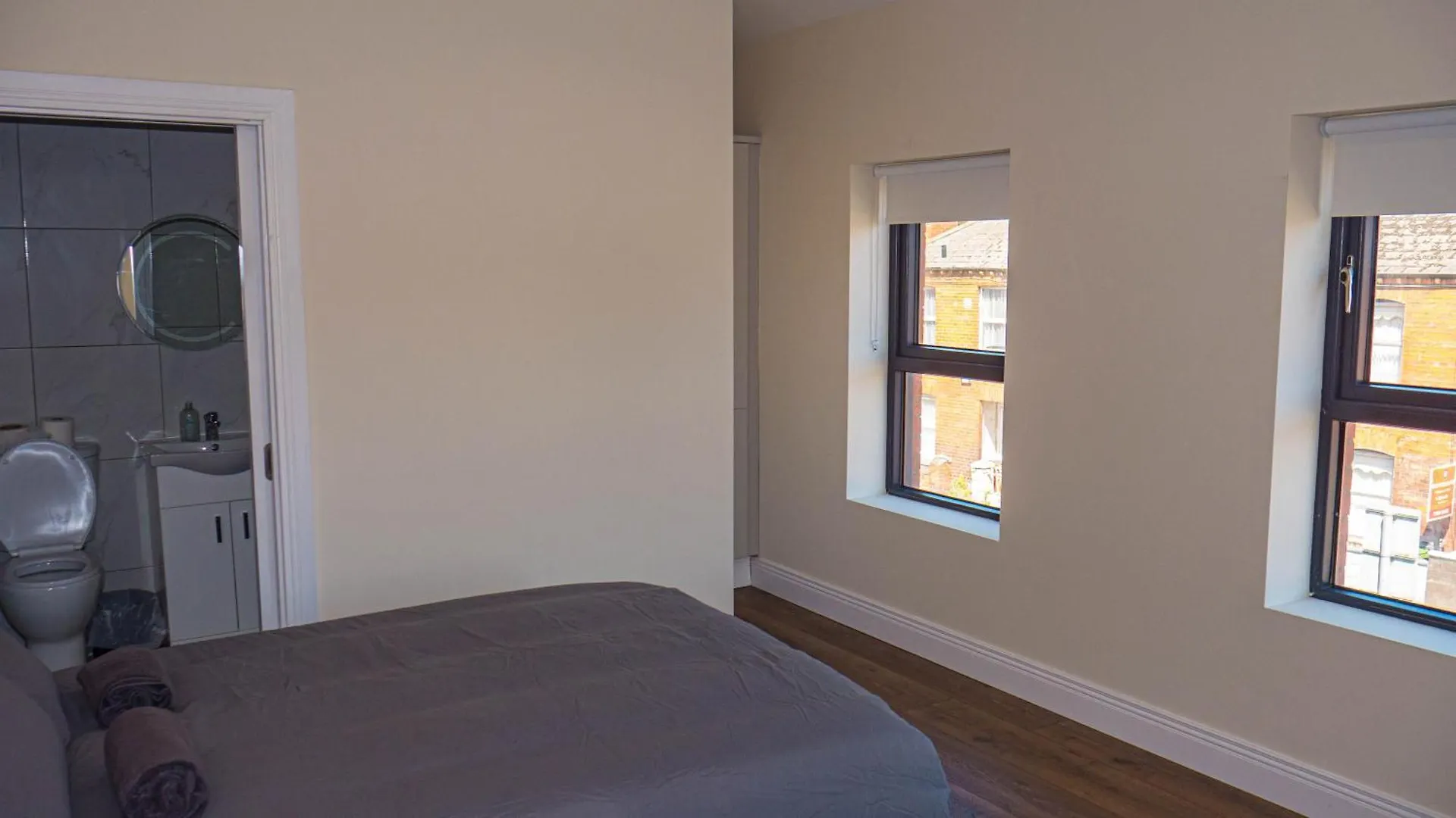 En-Suite Triple Room Near Croke Park - 1 더블린 0*,  아일랜드