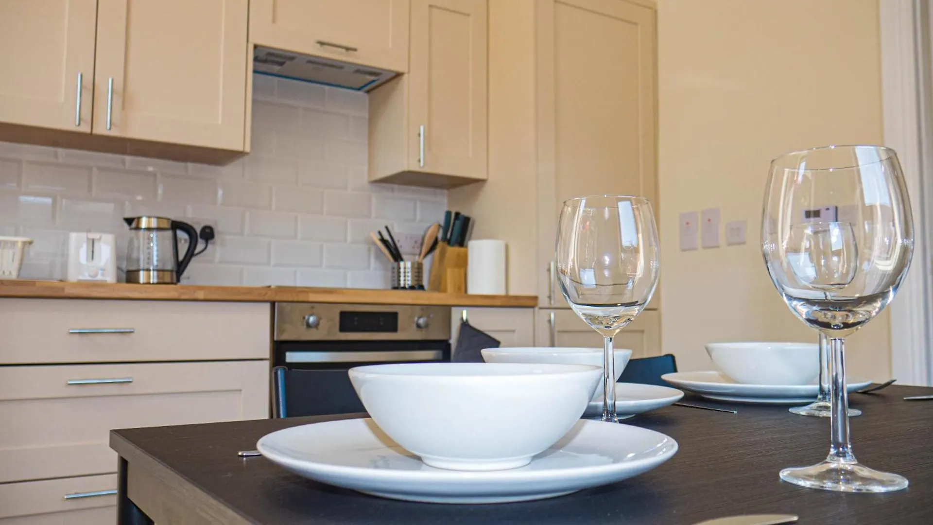 En-Suite Triple Room Near Croke Park - 1 더블린 0*,  아일랜드